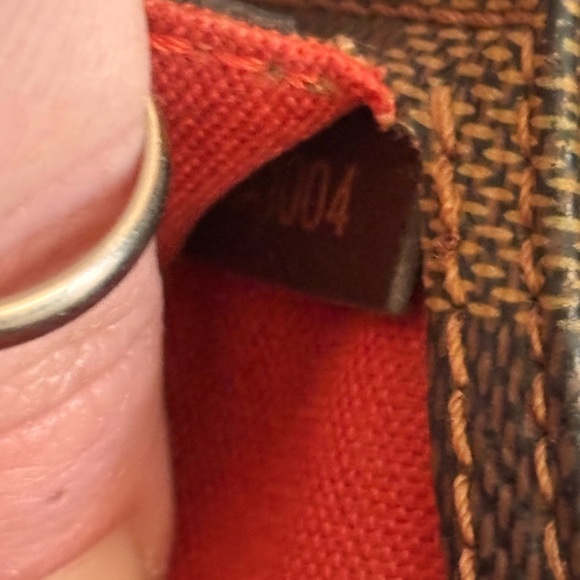 Louis Vuitton LV Damier Ebene Slingbag / Bumbag W/ Box - Picture 15 of 16